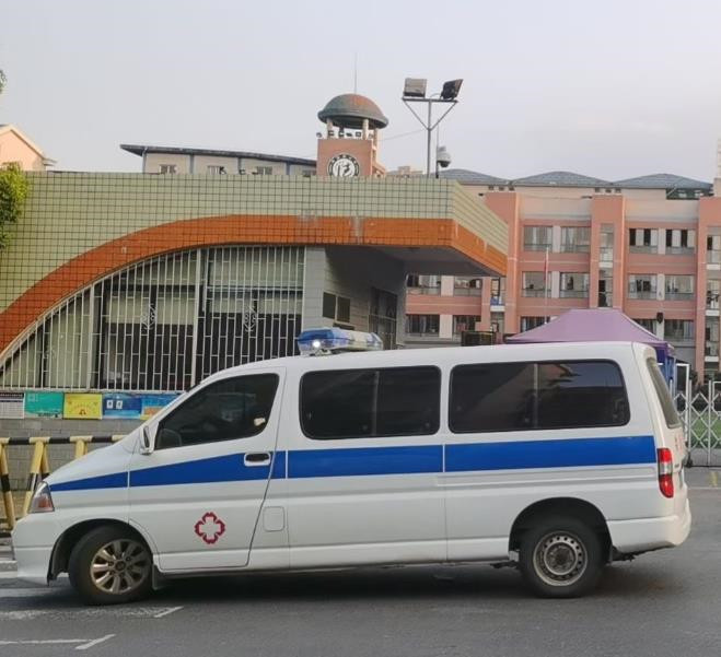 滕州救护车出租护送骨折病人一公里多少钱